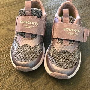 Girl saucony sneakers